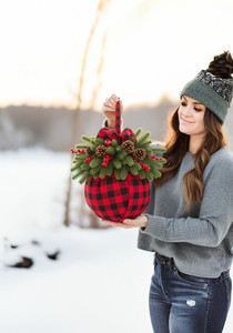 Sun Dec 07 Buffalo Plaid Orb 251207131